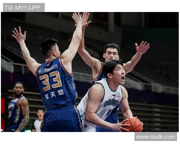 陶彦儒、赵旭昕、鄢士博三位球员离队 正式告别江苏男篮 陶彦儒、赵旭昕、鄢士博三位球员离队 正式告别江苏男篮