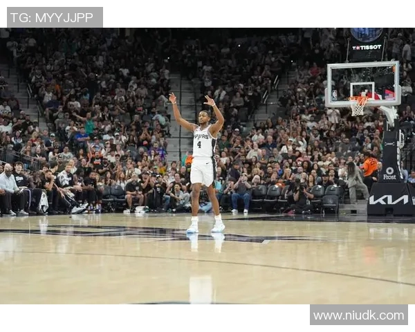 马刺对阵尼克斯伤情：瓦塞尔将缺席，卡斯尔出战成疑