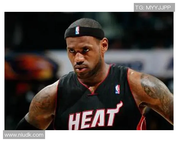 伦纳德赛场英姿再现：SLAM晒出击败勇士精彩瞬间