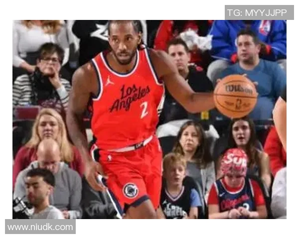 发挥出色！科怀-伦纳德上半场砍下24分